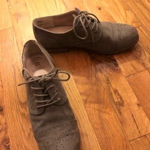 Gray Suede Women’s Oxfords